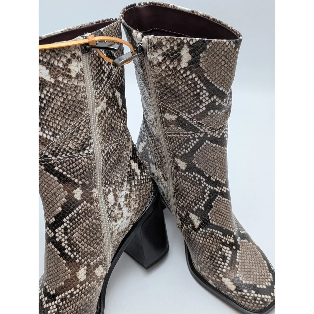 Franco Sarto Boots Womens 5.5M Gray Stevie Snakeskin Square Toe‎ Block Heel Zip
